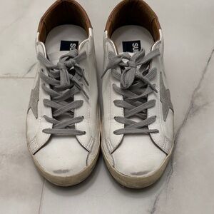 Stylish White and Gray Men's Sneakers